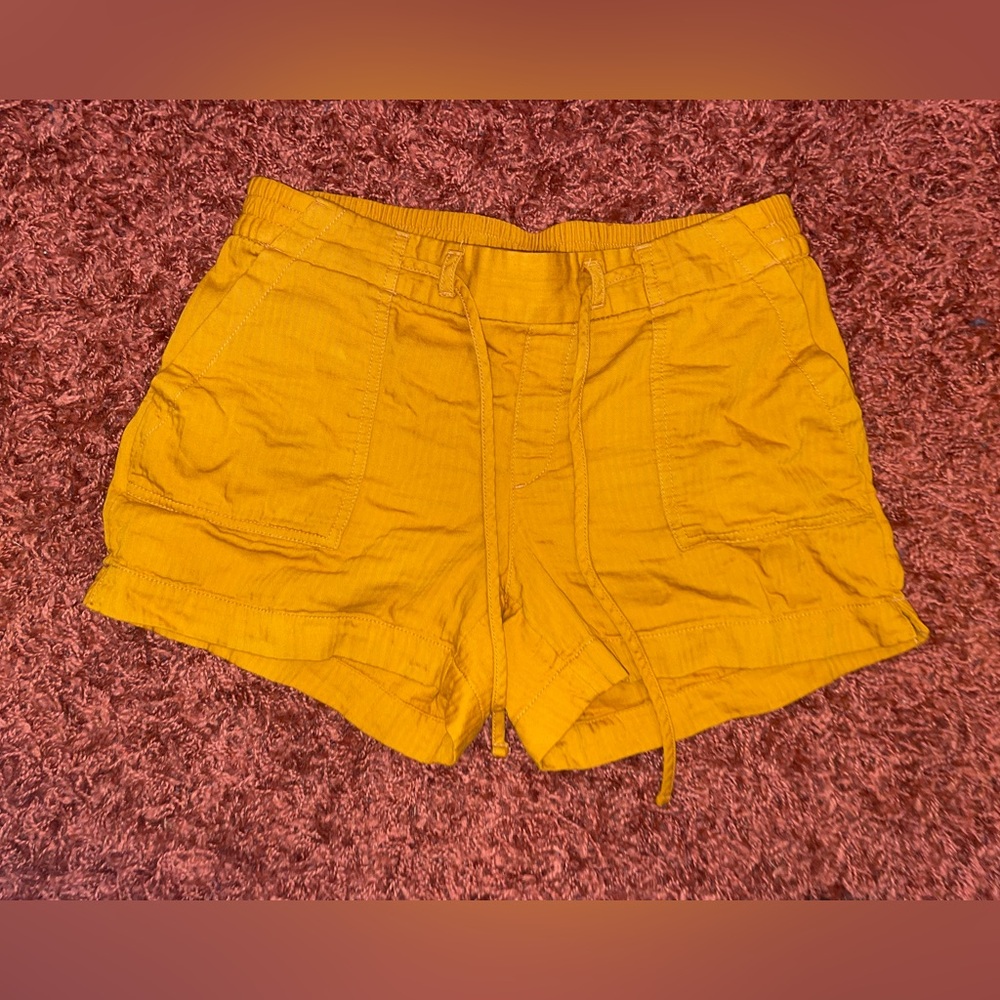 Old Navy orange/yellow shorts size medium